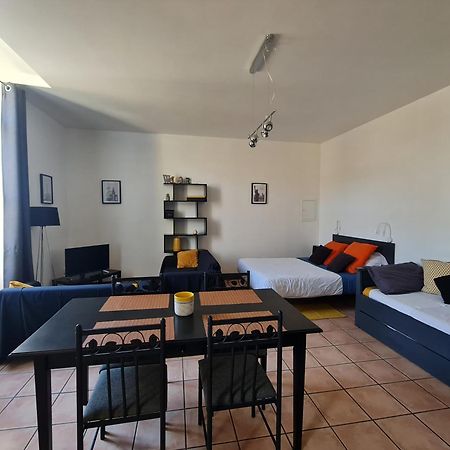 Le Prieure - Studios Jusqu'A 4 Personnes Villeneuve-les-Beziers Luaran gambar