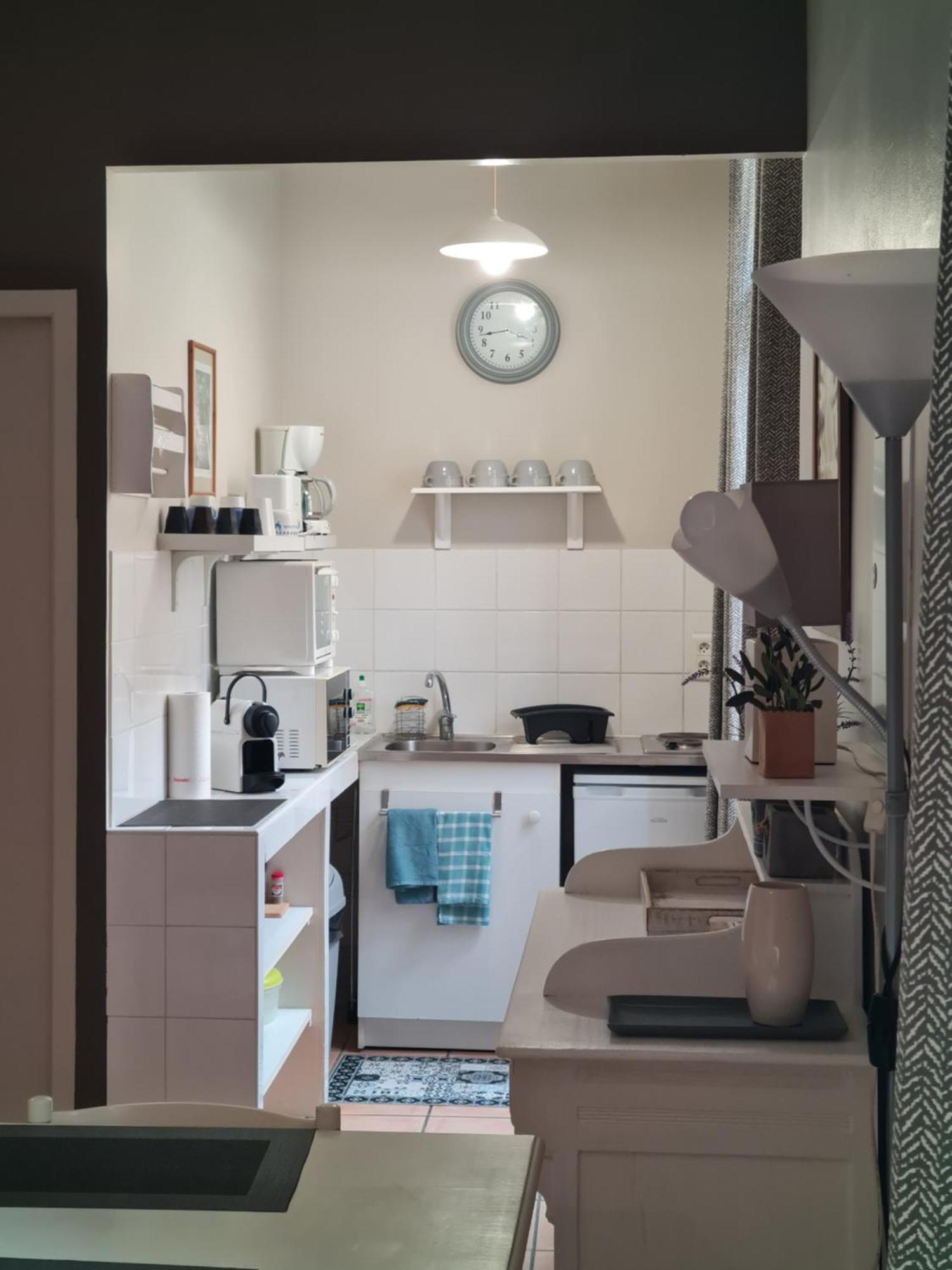 Le Prieure - Studios Jusqu'A 4 Personnes Villeneuve-les-Beziers Luaran gambar