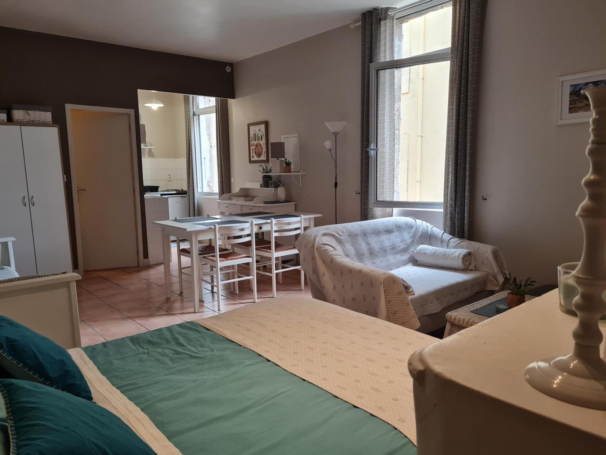 Le Prieure - Studios Jusqu'A 4 Personnes Villeneuve-les-Beziers Luaran gambar